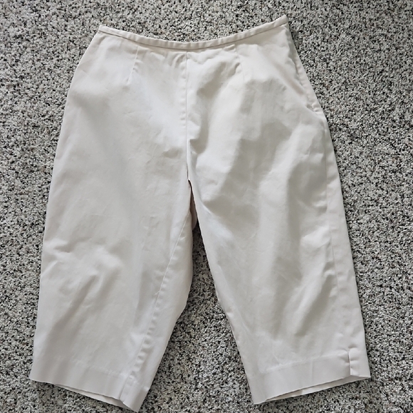 Casual Corner Annex Cream Petite Shorts - Picture 1 of 5